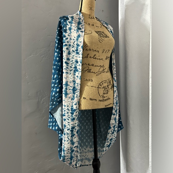 Forever 21 Boho Tye Dye Shibori Chiffon Kimono Top Size: SMALL - Picture 2 of 5